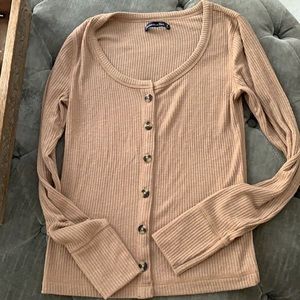 Abercrombie & Fitch, women’s size m long sleeve, good cond., $7